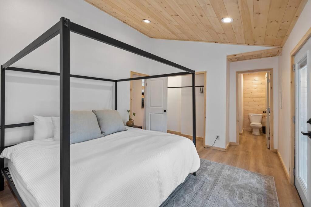 New! Modern Cabin With Two Decks, Bar & Game Room! Gatlinburg Eksteriør billede