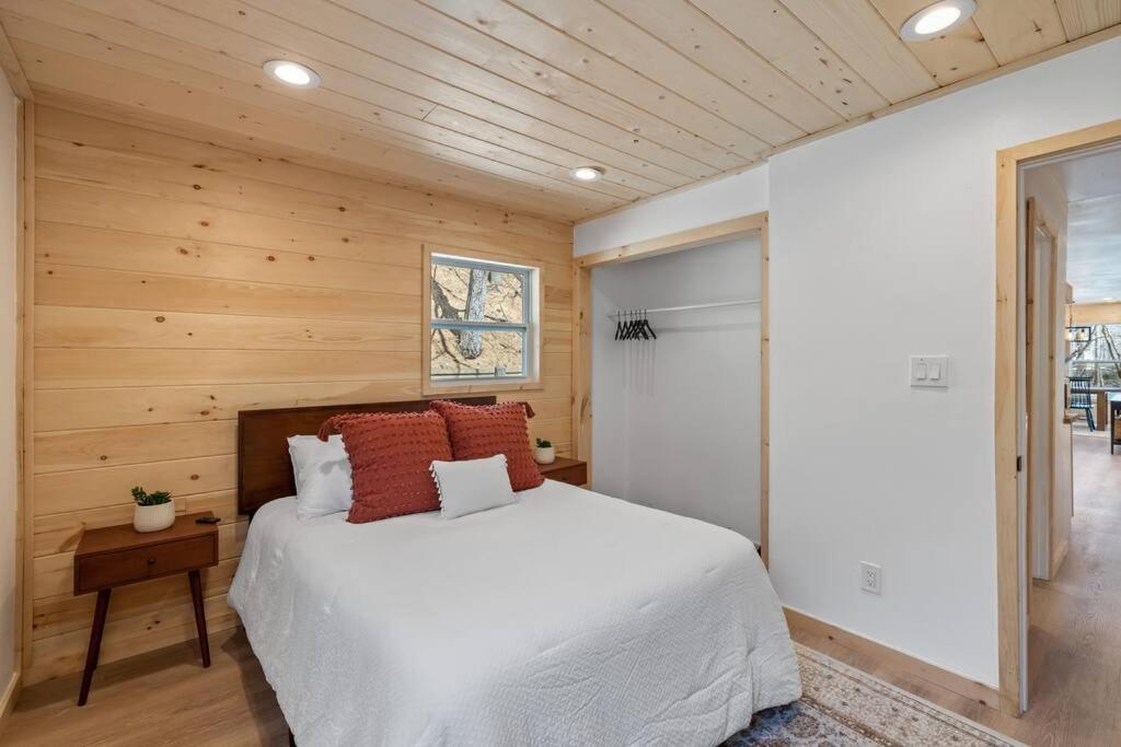 New! Modern Cabin With Two Decks, Bar & Game Room! Gatlinburg Eksteriør billede